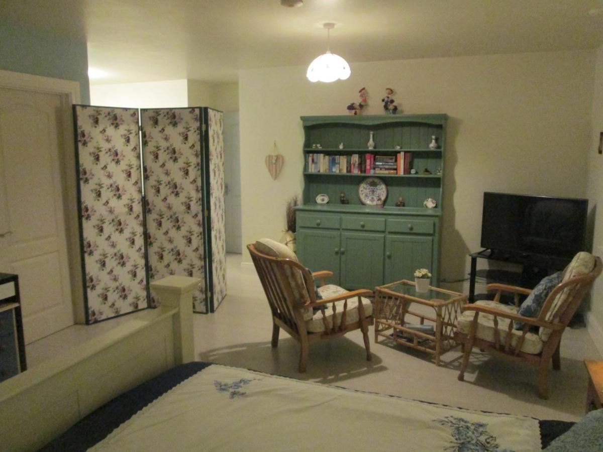 The Willow Room Ashford Esterno foto
